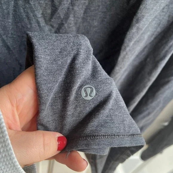 Lululemon Women's Find Your Zen Crew‎ Neck Long Sleeve in Heathered Dark Grey 8 - Picture 5 of 6